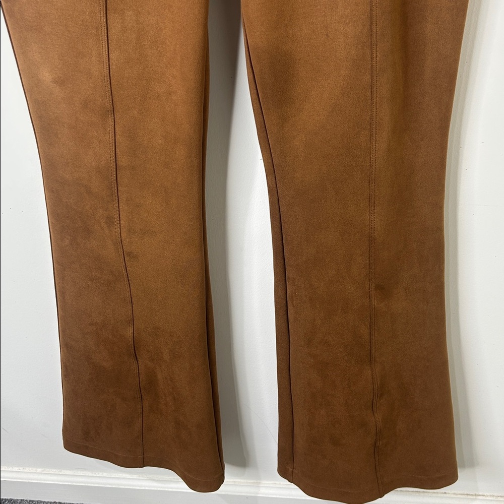 Spanx Faux Suede Flare Pants in Rich Caramel Seamed Pull On 20323R Size XL - Picture 7 of 14